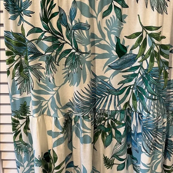 Emma & Michele Green Leaf Print Maxi Dress - Picture 2 of 7